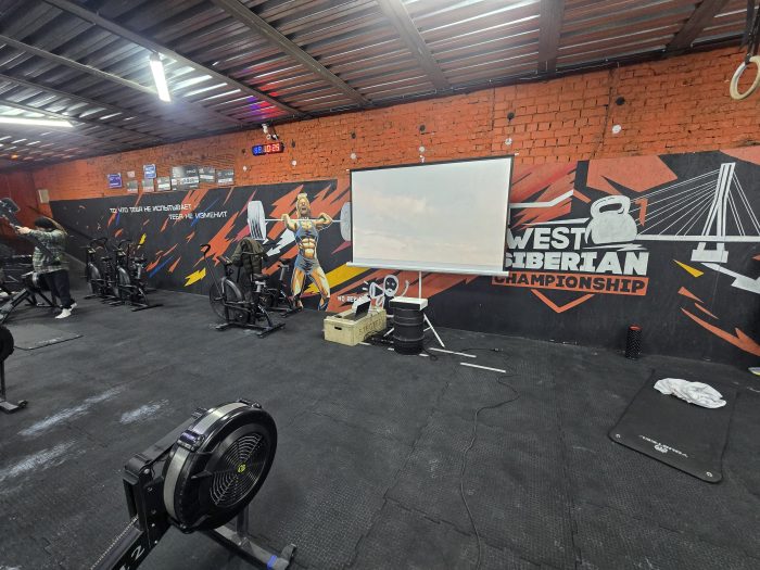 экран и ультра короткофокусный